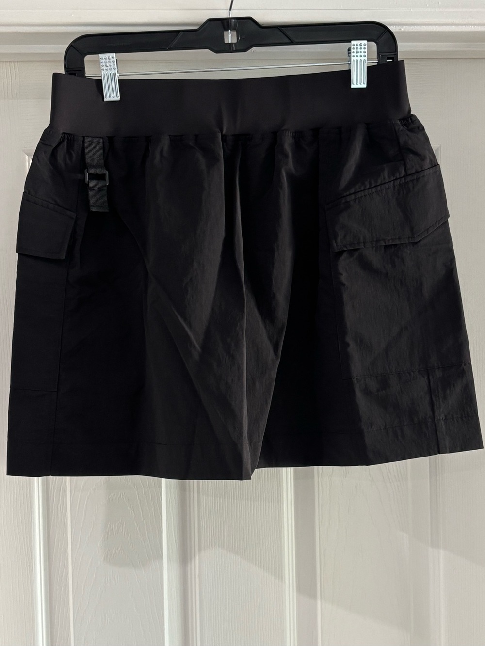 Halara Black Cargo High Waisted Mini Skort Size Large Regular